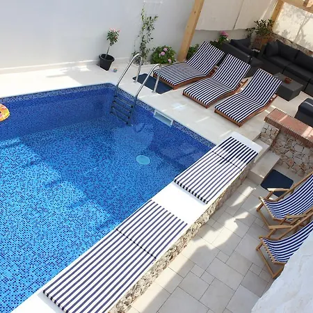 Demer Villa *